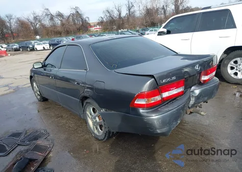 2000 Lexus Es 300 from USA, damaged, VIN JT8BF28G0Y5081454
